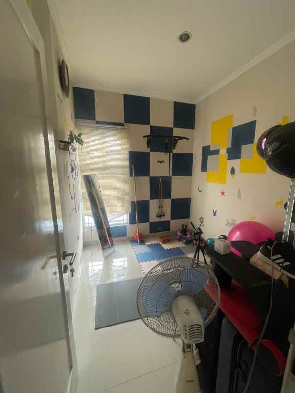 dijual rumah duren sawit