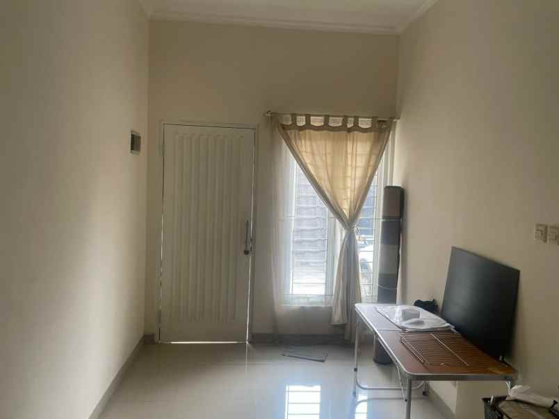 dijual rumah duren sawit