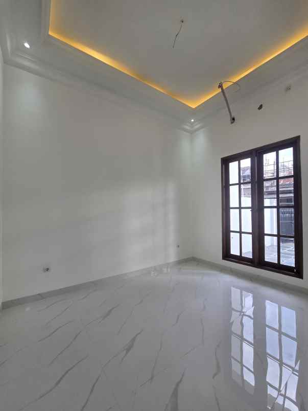 dijual rumah duren sawit