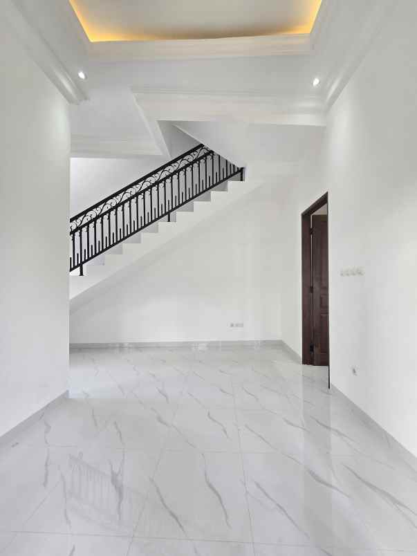 dijual rumah duren sawit