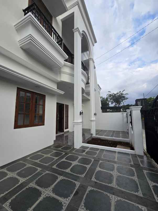 dijual rumah duren sawit