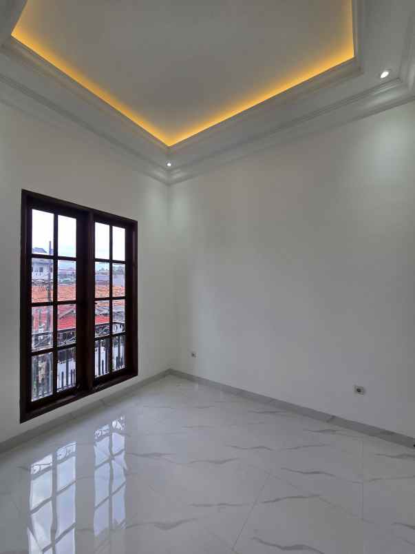 dijual rumah duren sawit