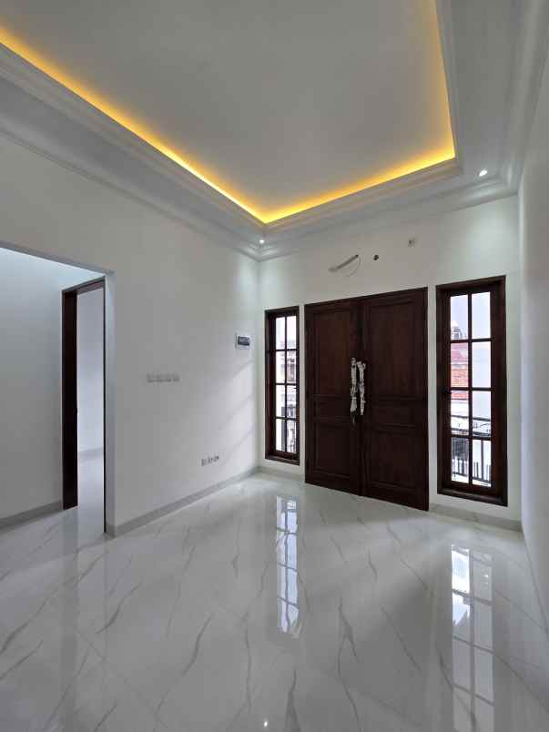 dijual rumah duren sawit