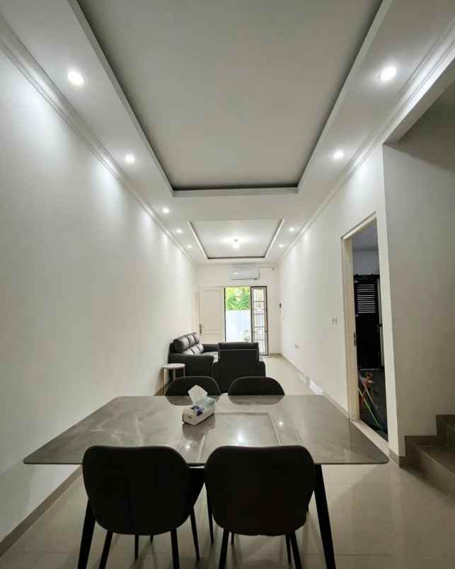 dijual rumah duren sawit