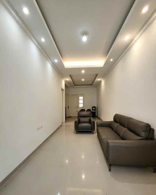 dijual rumah duren sawit