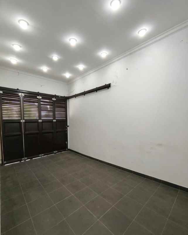 dijual rumah duren sawit