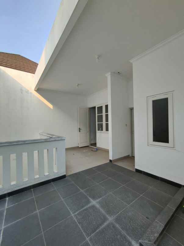 dijual rumah duren sawit
