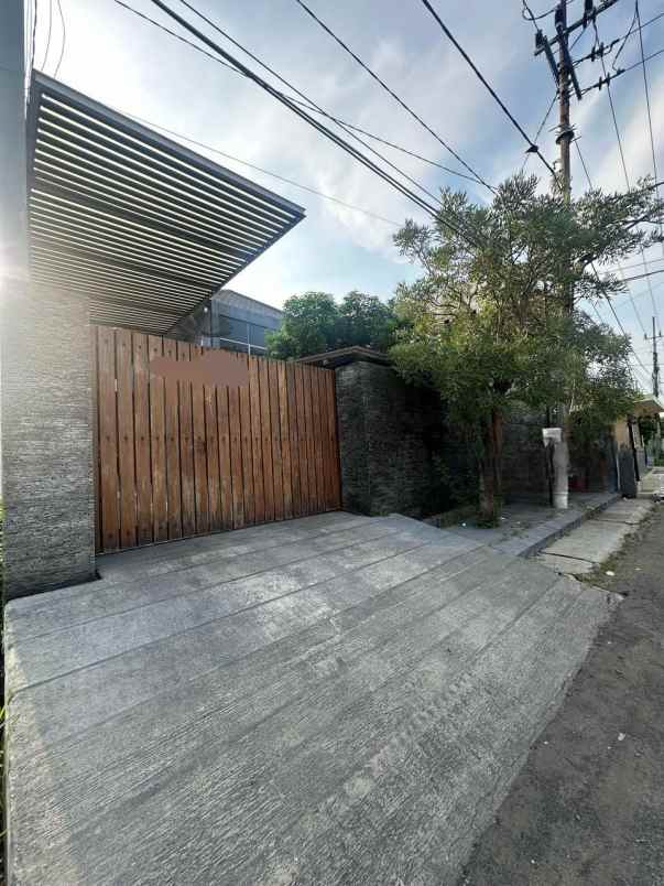 dijual rumah gading pantai