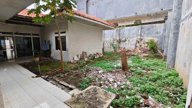 dijual rumah gayung kebonsari
