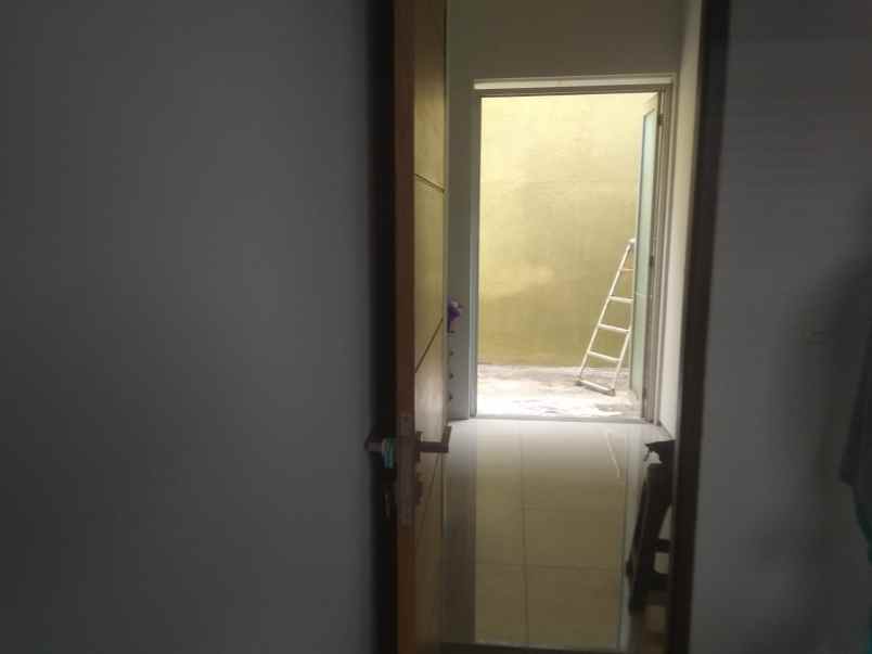 dijual rumah grade serta duta