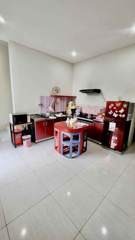 dijual rumah graha natura intiland