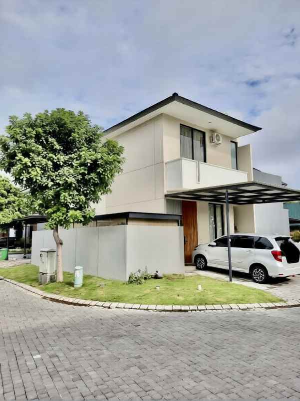 dijual rumah graha natura intiland