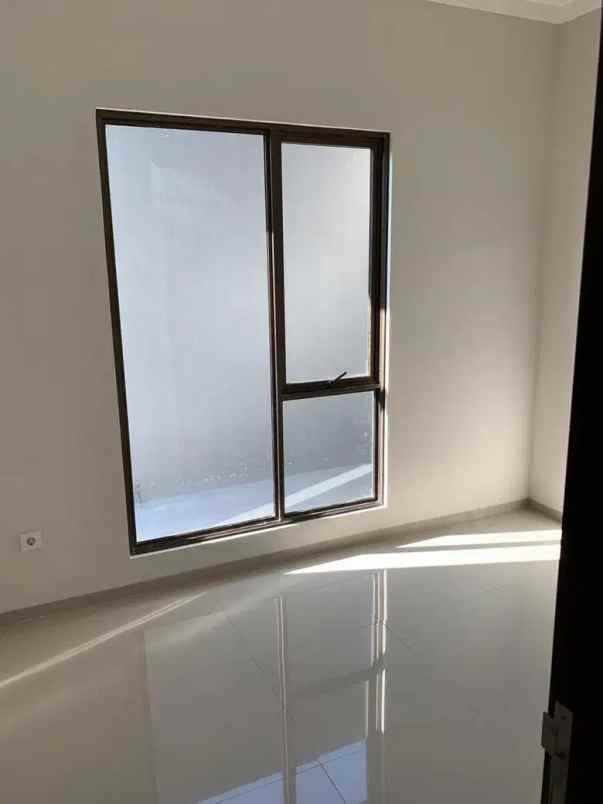 dijual rumah graha raya fortune