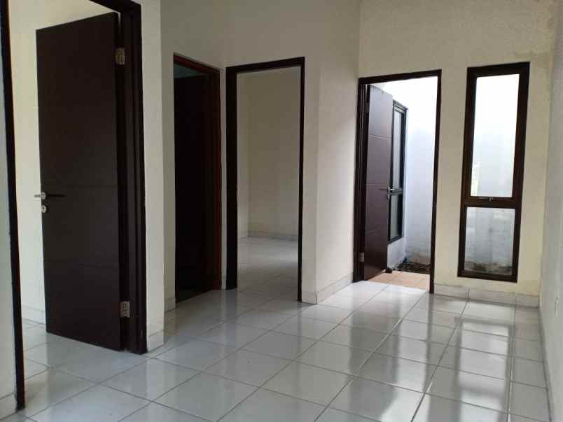 dijual rumah grand batavia garden jalan