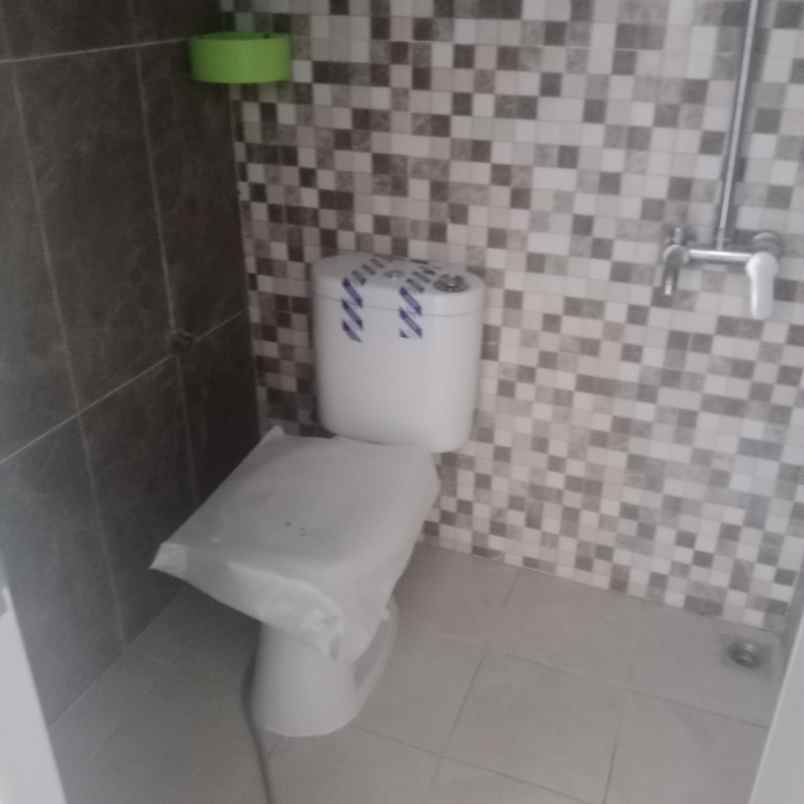 dijual rumah greenlake wonorejo