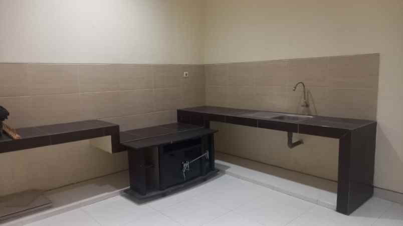 dijual rumah griya asri pakuwon city