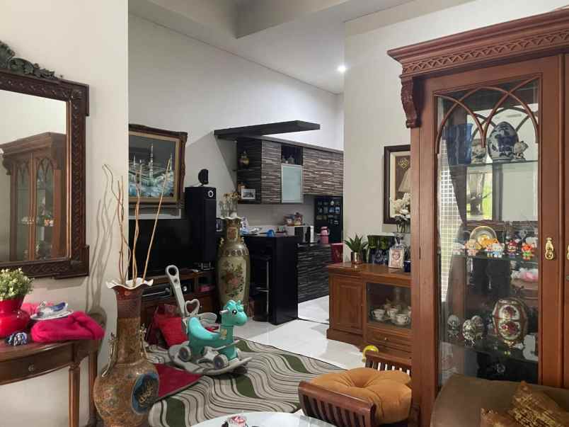 dijual rumah griya caraka