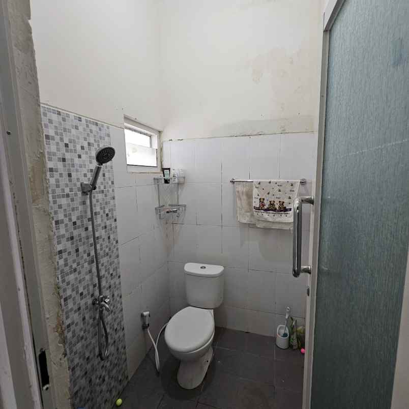 dijual rumah griya sedayu pratama