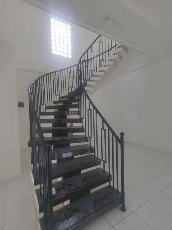 dijual rumah h iming beji