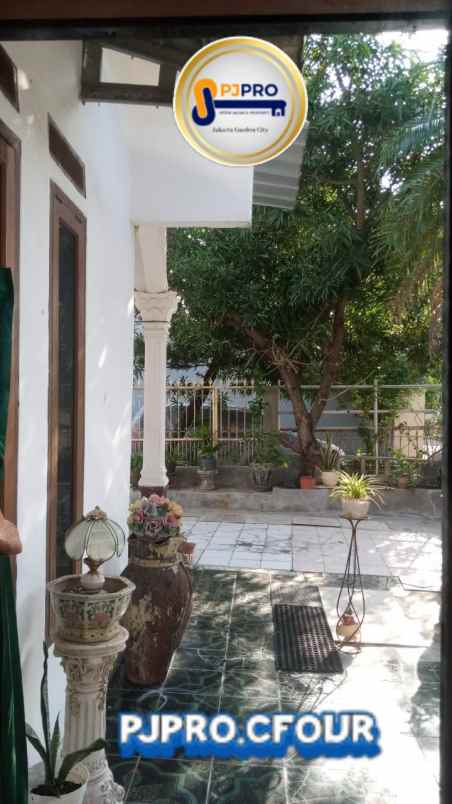 dijual rumah harapan indah