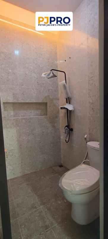 dijual rumah harapan indah