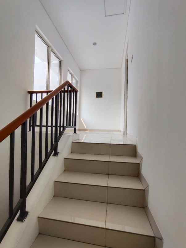 dijual rumah harapan indah cluster neo