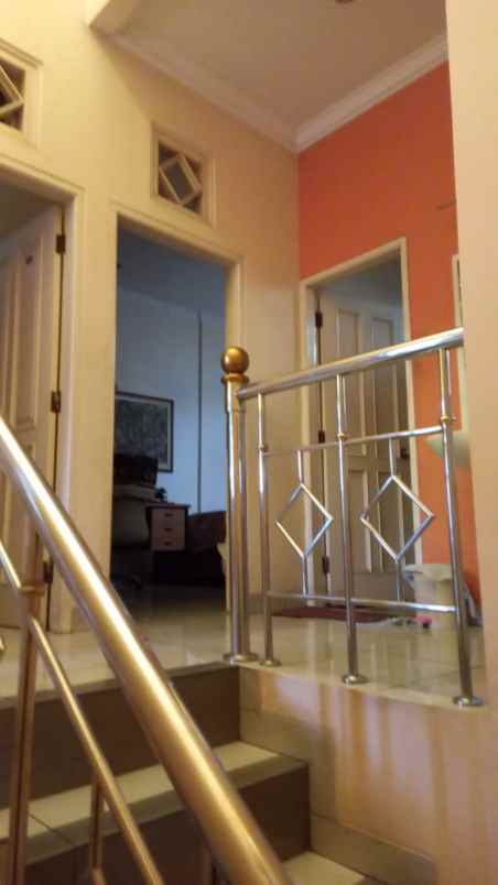dijual rumah istana regency 1 blok d3 nomor 3