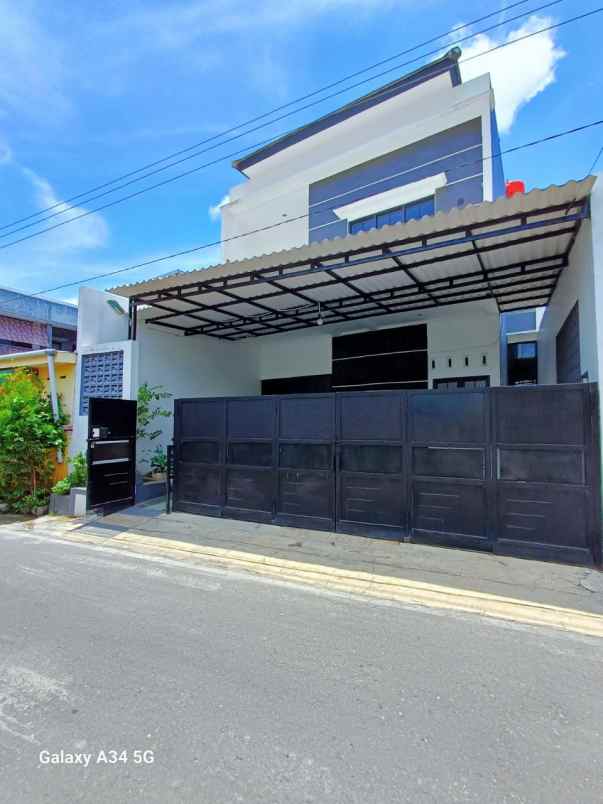 dijual rumah jajar laweyan surakarta