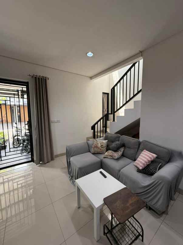 dijual rumah jakarta garden city