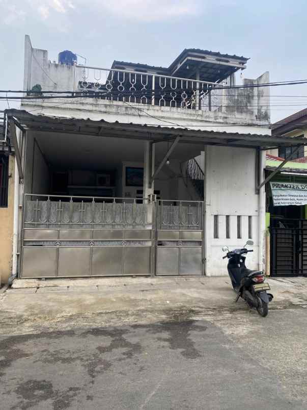 dijual rumah jalan betet raya komplek