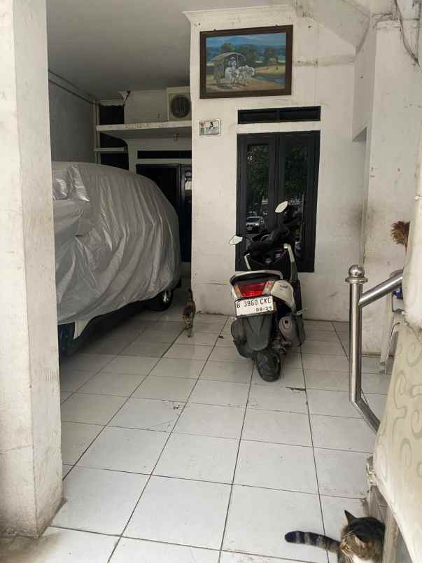 dijual rumah jalan betet raya komplek