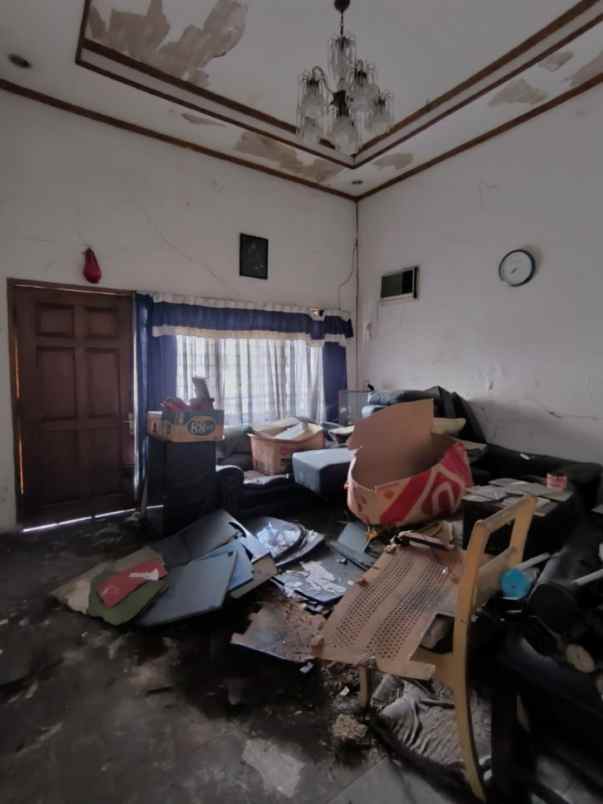 dijual rumah jalan cempaka putih timur