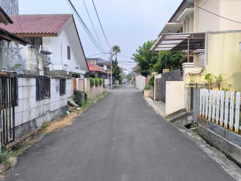 dijual rumah jalan cempaka putih timur