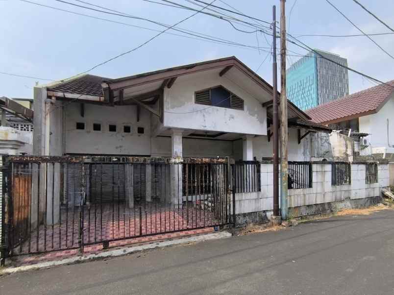 dijual rumah jalan cempaka putih timur