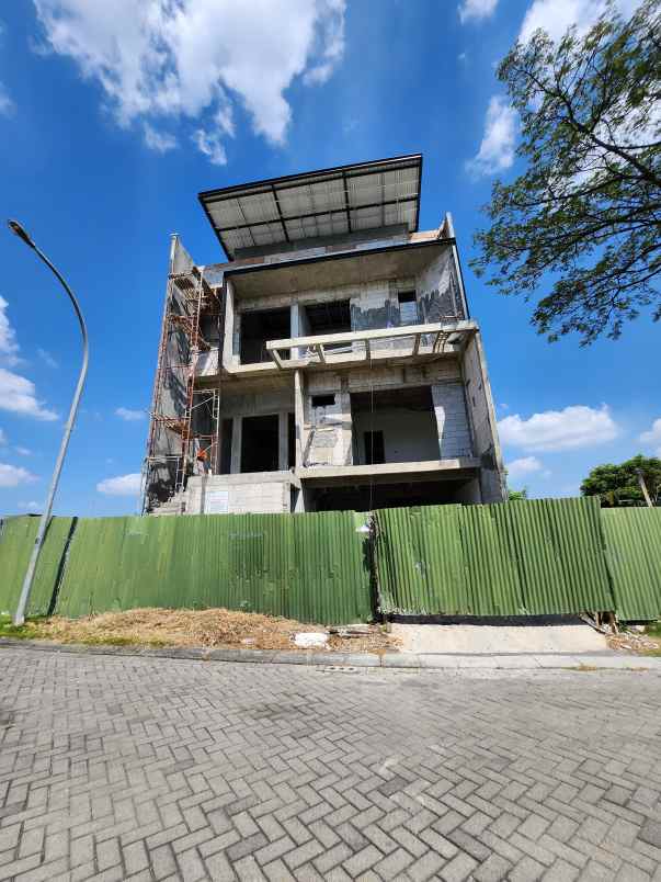 dijual rumah jalan crystal golf