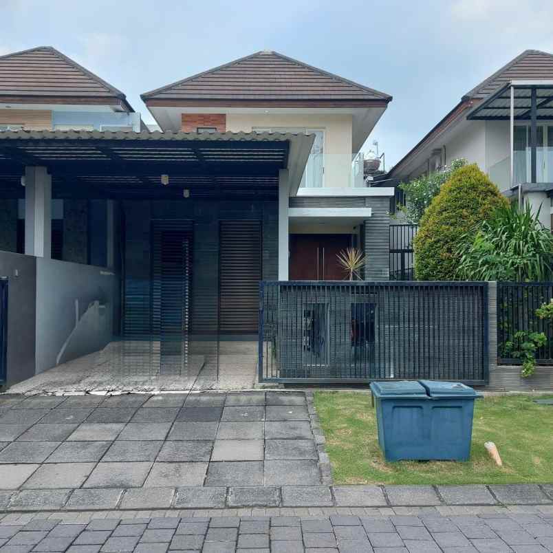 dijual rumah jalan graha natura