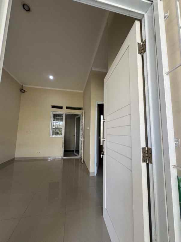 dijual rumah jalan kemang 2