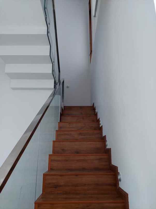 dijual rumah jalan nangka jalan amal