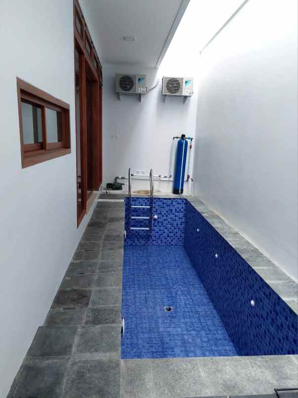 dijual rumah jalan nangka jalan amal