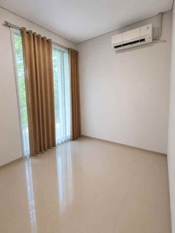 dijual rumah jalan northwest lake citraland