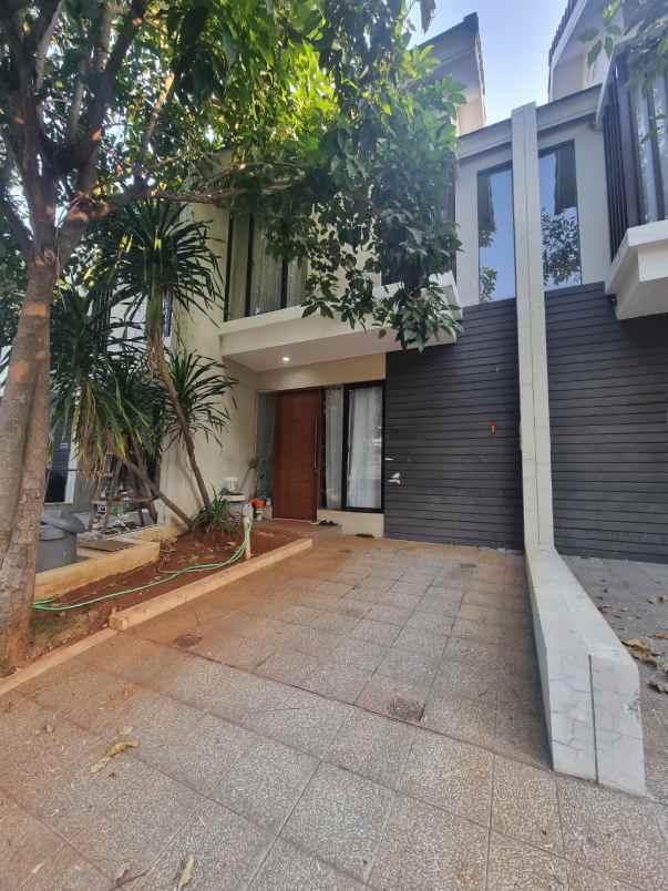 dijual rumah jalan northwest lake citraland