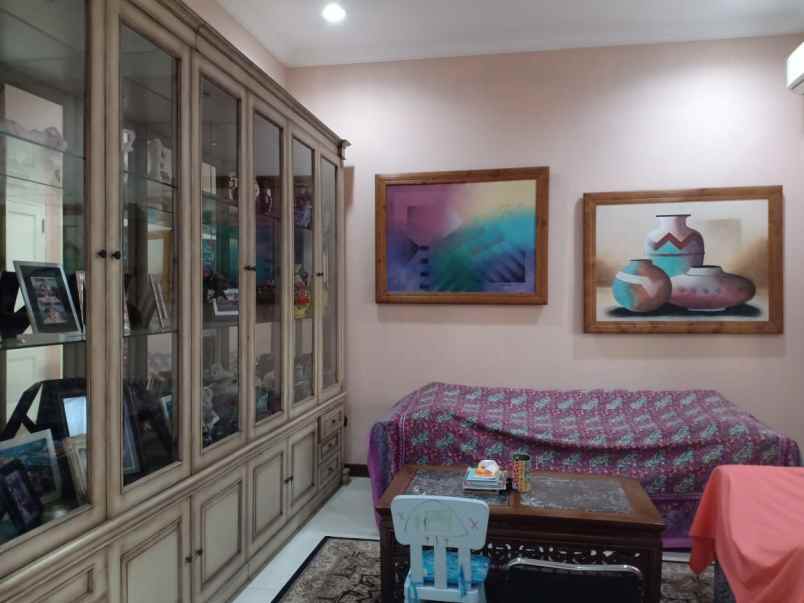 dijual rumah jalan raya antasari