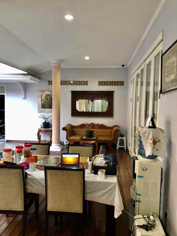 dijual rumah jalan raya antasari