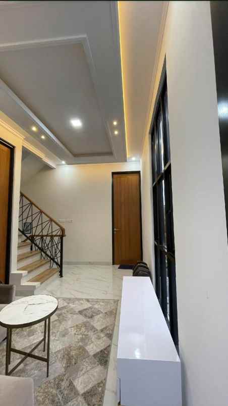 dijual rumah jalan raya jagakarsa