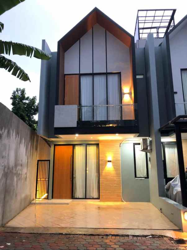 dijual rumah jalan raya jagakarsa