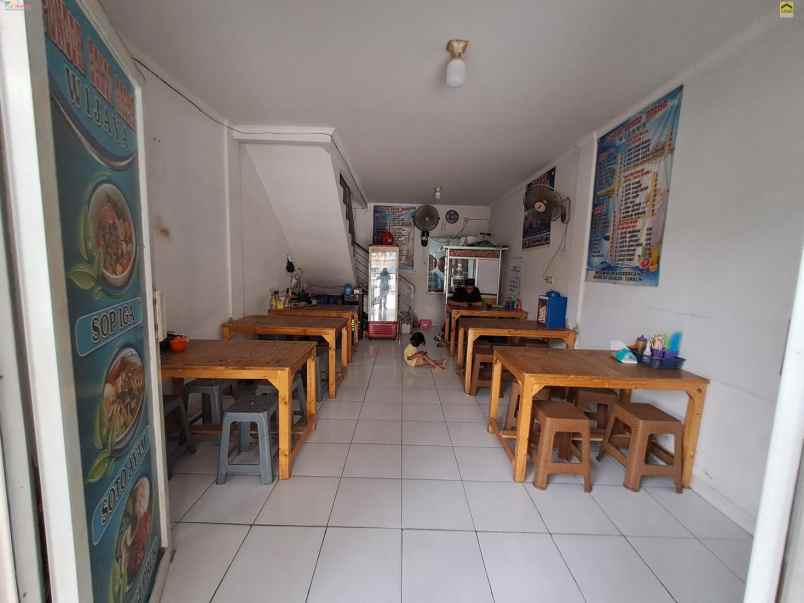 dijual rumah jalan raya jejalen