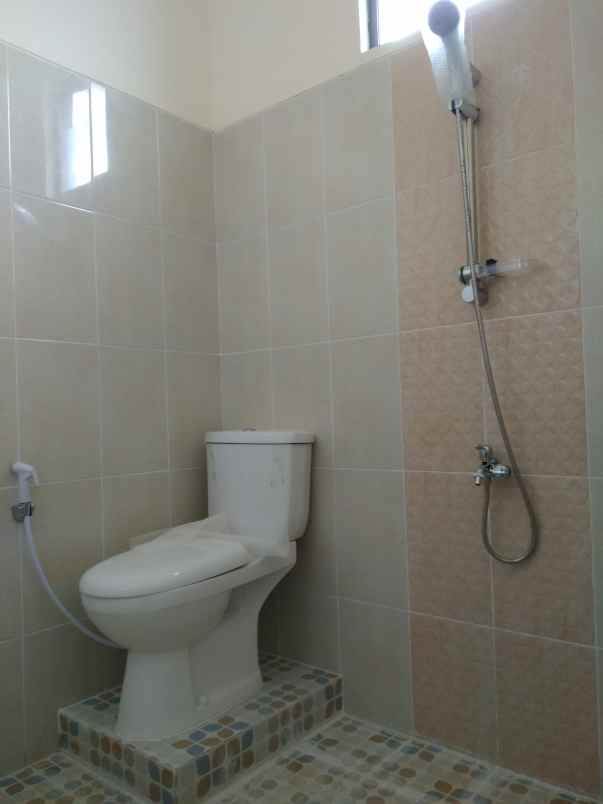 dijual rumah jalan raya patriot