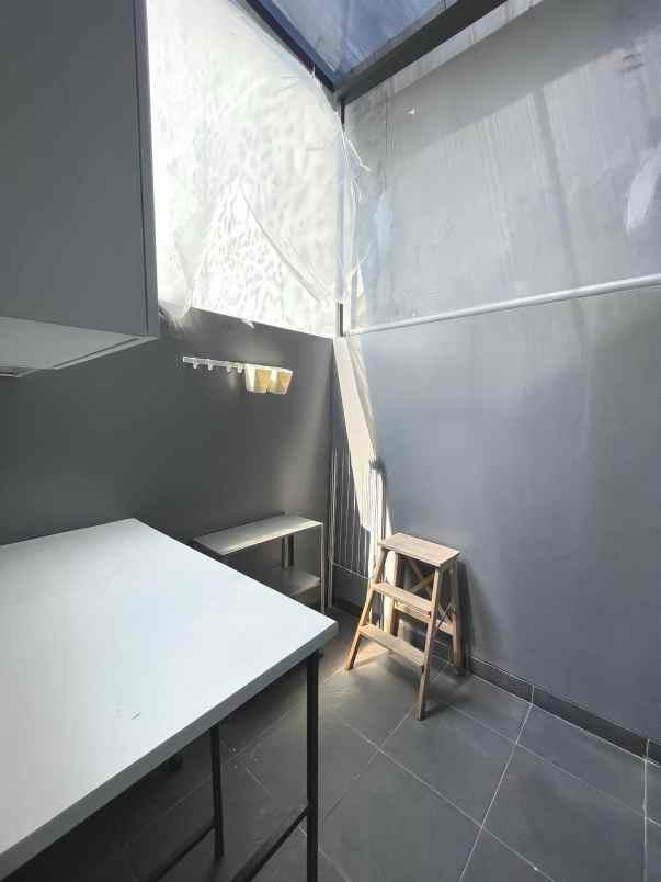 dijual rumah jalan raya serua ciputat