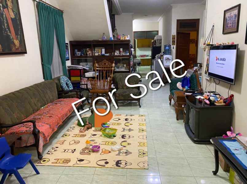 dijual rumah jalan residen sudirman