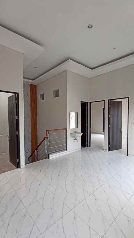 dijual rumah jalan rungkut mapan tengah